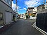 外観：前面道路含む現地写真