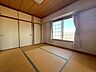 和室：和室窓付きなので採光もあります♪