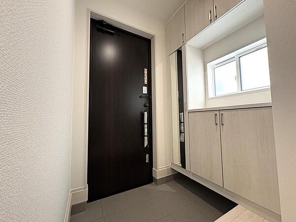 玄関を拡大表示