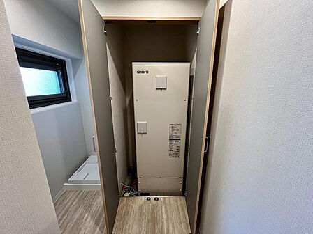 室内に設備スペースがまとまっており管理もしやすい設計です。
