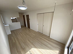 アンベリールA 2階1LDKのリビング/ダイニング