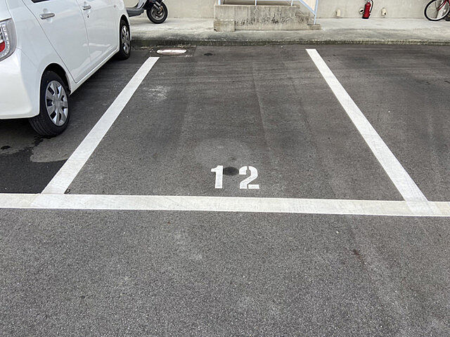 8 / 11