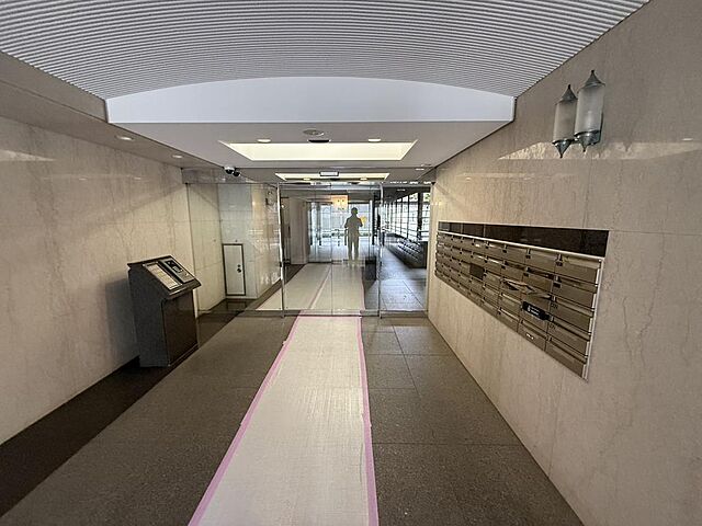 エントランス イトーピア幡ヶ谷 5階/-