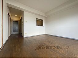 近鉄御所線 忍海駅 徒歩3分の賃貸マンション 3階3LDKのリビング/ダイニング