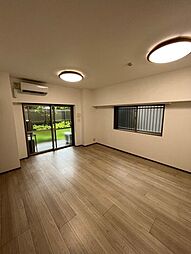 JR総武線 飯田橋駅 徒歩13分の賃貸マンション 1階2LDKのリビング/ダイニング