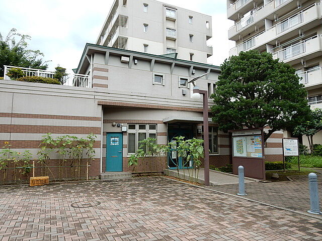 団地内にある管理サービス事務所（日々のご相談はコチラヘ。）