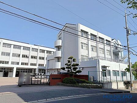 高槻市立阿武山中学校 130m
