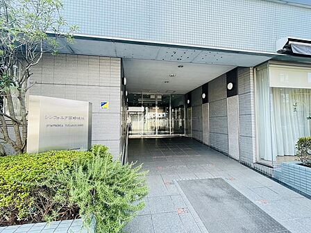 マンションエントランス