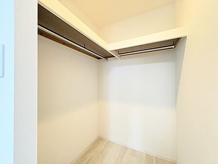 洋室（5.1帖）ウォークインクローゼット