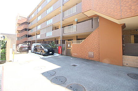 敷地内立体駐車場。※現在空きはございません。