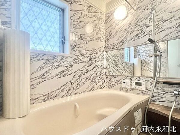 浴室を拡大表示