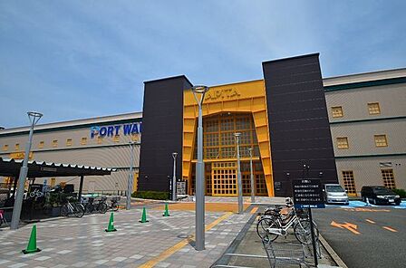 アピタ港店 1500m