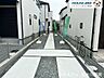 外観：前面道路含む現地写真