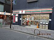 セブンイレブン阪急茨木市駅東店 徒歩2分。 140m
