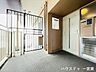 その他：【外玄関】玄関前にゆとりがあり、ベビーカーや荷物の出し入れもスムーズです。