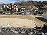 周辺：笹川5号公園住宅街にある落ち着いた雰囲気の公園です。ブランコや広場、すべり台などが設置されています。 370m
