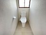 トイレ：【トイレ】2Fにもトイレがあり、忙しい朝や夜間も便利
