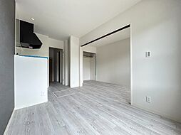 ＣＲＥＳＣ　Ｒ−ｓｉｄｅ 1階1DKのリビング/ダイニング