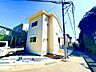外観：爽やかな青空の下に贅沢なほどに降り注ぐ陽光、豊かな居住性と、クオリティが見事に調和した住空間は、住まうことの喜びを感じさせてくれます。