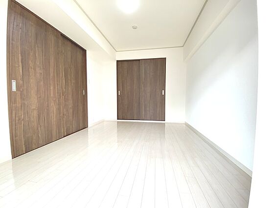 洋室6帖リビン...