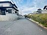 外観：遮るものが少ない第一種低層住宅地域です。明るく開放的な住まいを実現できます。