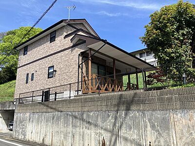 外観:2002年12月築、大通りから少し入った閑静な住宅街の一画、利便性の良い立地です。スーパーやドラッグストアなどの周辺環境も充実しています♪ 外観:2002年12月築、大通りから少し入った閑静な住宅街の一画、利便性の良い立地です。スーパーやドラッグストアなどの周辺環境も充実しています♪