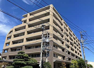 外観：2006年2月築。南薫小学校まで徒歩11分、櫛原中学校まで徒歩12分、子育て世帯におすすめです♪西鉄櫛原駅までも徒歩圏内で通勤通学にも便利！