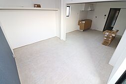 イリスコート忍ケ丘III 2階1LDKのリビング/ダイニング