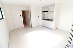 イリスコート忍ケ丘III 2階1LDKのリビング/ダイニング