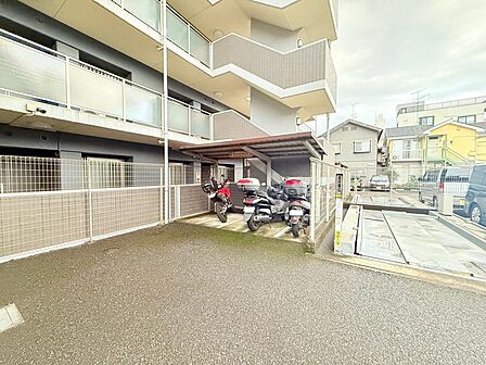 バイク置き場