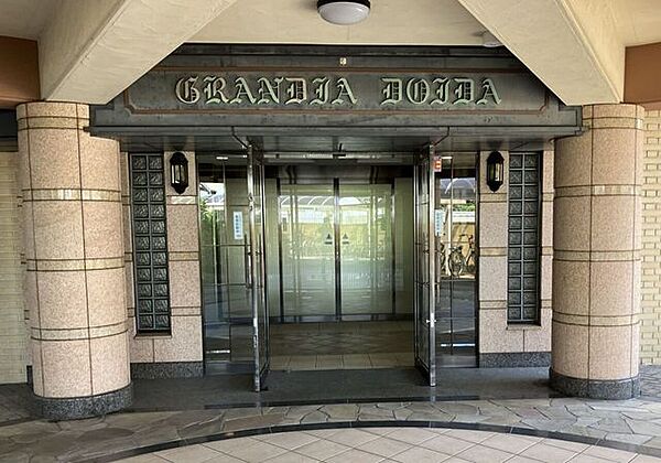 エントランスを拡大表示