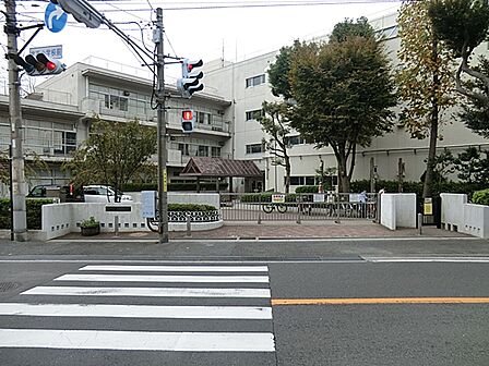 横浜市立北方小学校まで約1100m