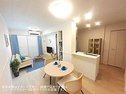 カーム・ディクレット　II 104 1階1LDKのリビング/ダイニング