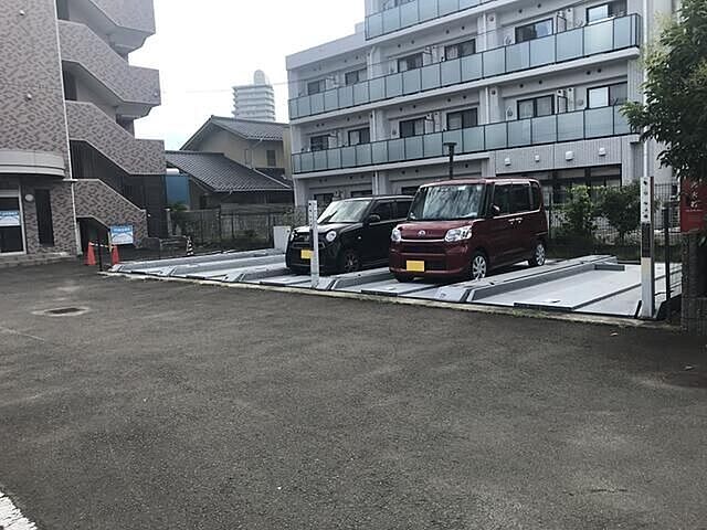 8 / 12
