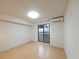 ヒルファイン 102 1階ワンルームのリビング/ダイニング