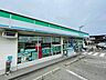 周辺：ファミリーマート四郎丸吹上店 徒歩10分。 790m