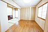 室内：１階洋室６．１畳。家具のデザインや配置で印象は大きく変わります。ぜひ自分の感性に合う空間を♪