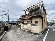 【外観】南東側から見た外観。7SDKの2階建て。