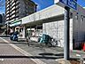 周辺：【周辺環境/小学校】ファミリーマート三田フラワータウン店まで約500m（徒歩約7分）