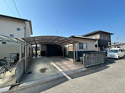 外観:【外観】北東側から見た外観。2LDKの平屋。 外観:【外観】北東側から見た外観。2LDKの平屋。