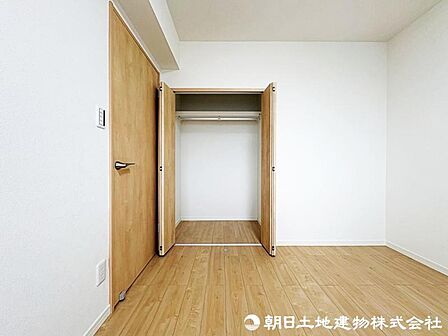 豊富な収納スペースです。たくさんの荷物もスッキリ収納できますね