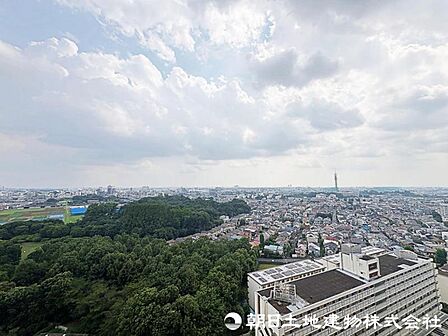 バルコニーからは解放感溢れる眺望です。