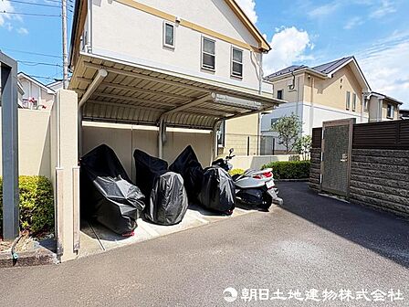 【バイク置場】雨や直射日光からバイクを守れるので、サビや腐食・パーツの劣化を抑え美しい外観を保てます。