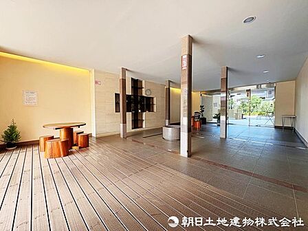 居住者や来訪者が利用できる共用のコミュニケーションスペース。