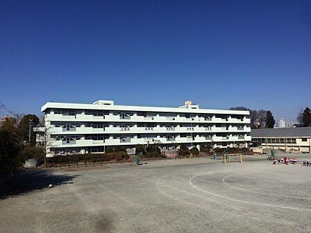 所沢市立北秋津小学校　距離834ｍ