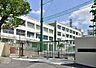 周辺：横浜市立戸塚中学校 徒歩7分。 500m