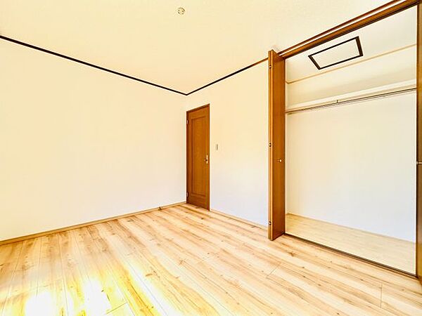 洋室を拡大表示