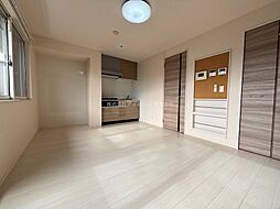 ボアソルチ 2階ワンルームのリビング/ダイニング