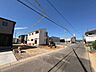 外観：前面道路含む現地写真