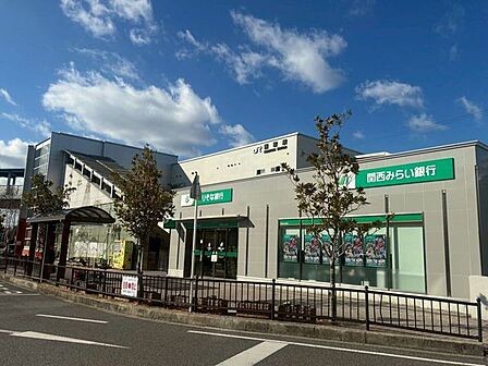 熊取駅 950m